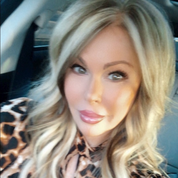 Meet your Posher, Karen - Picture 1 of 1